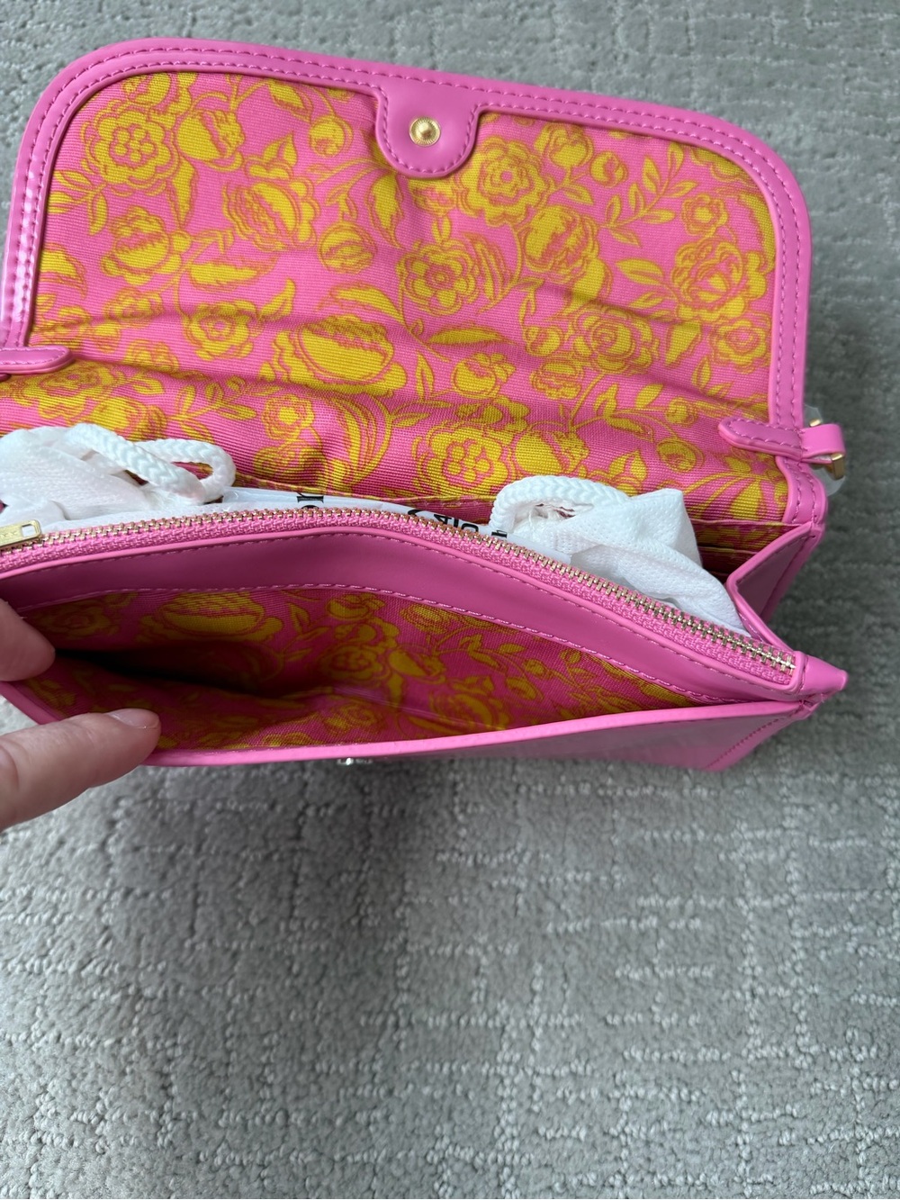 New - Vera Bradley Wildwood Crossbody Wallet Purse in Ibis Rose